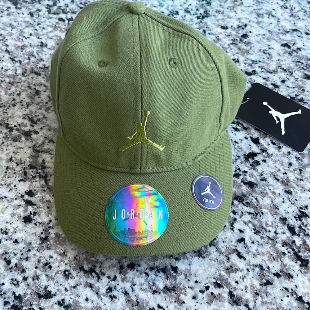 Nike Jordan Youth baseball hat or cap. Palm green with adjustable back. NWT’s.
